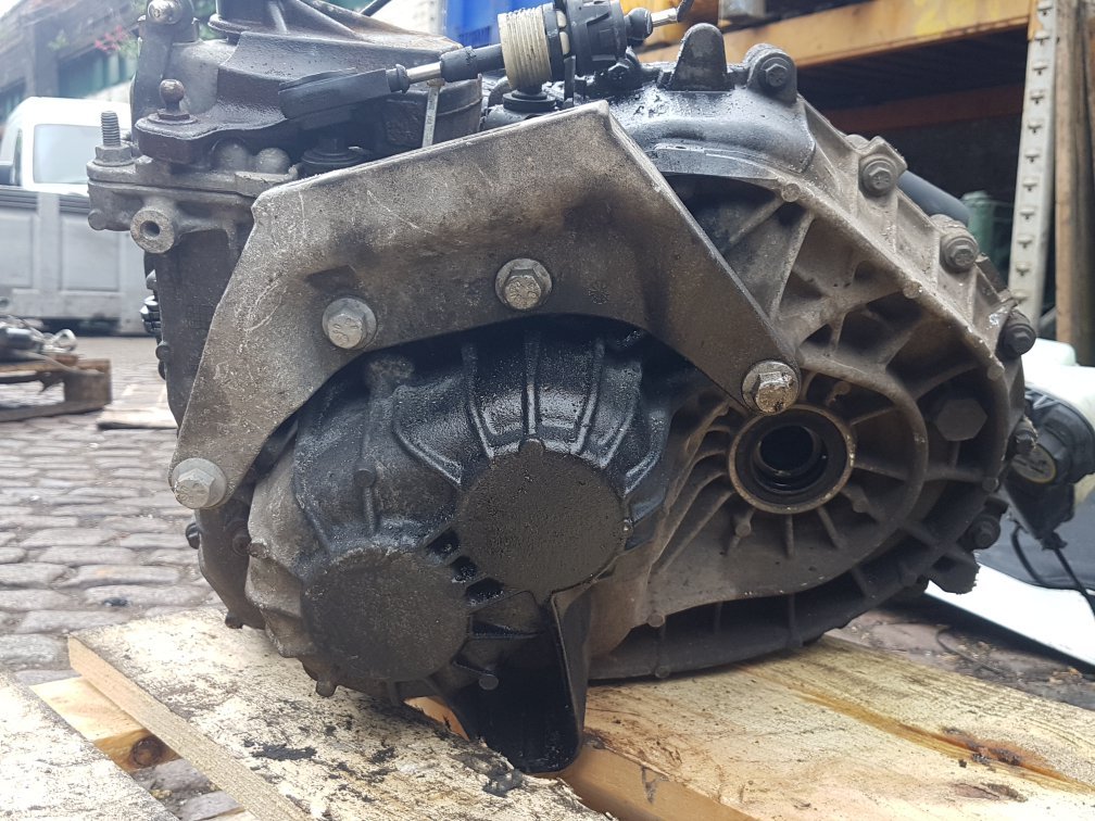 2007 - 2010 Volvo V70  Estate Manual Gearbox 30783235