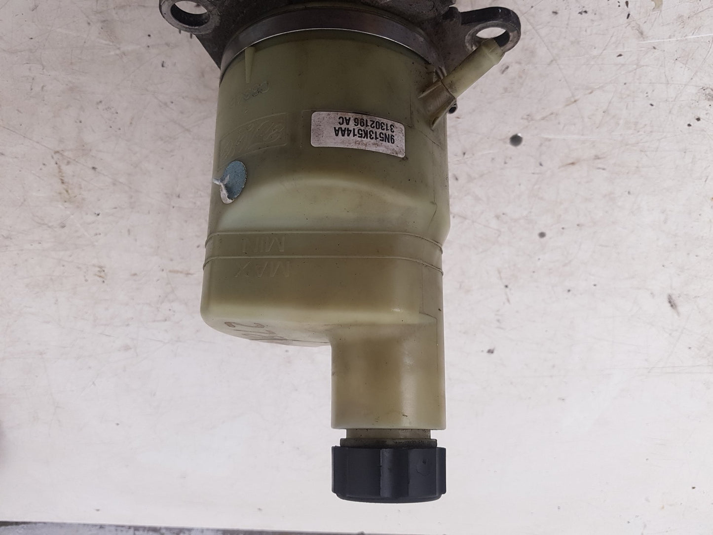 2006 - 2012 Volvo C30  Hatchback Power Steering Pump 31302196