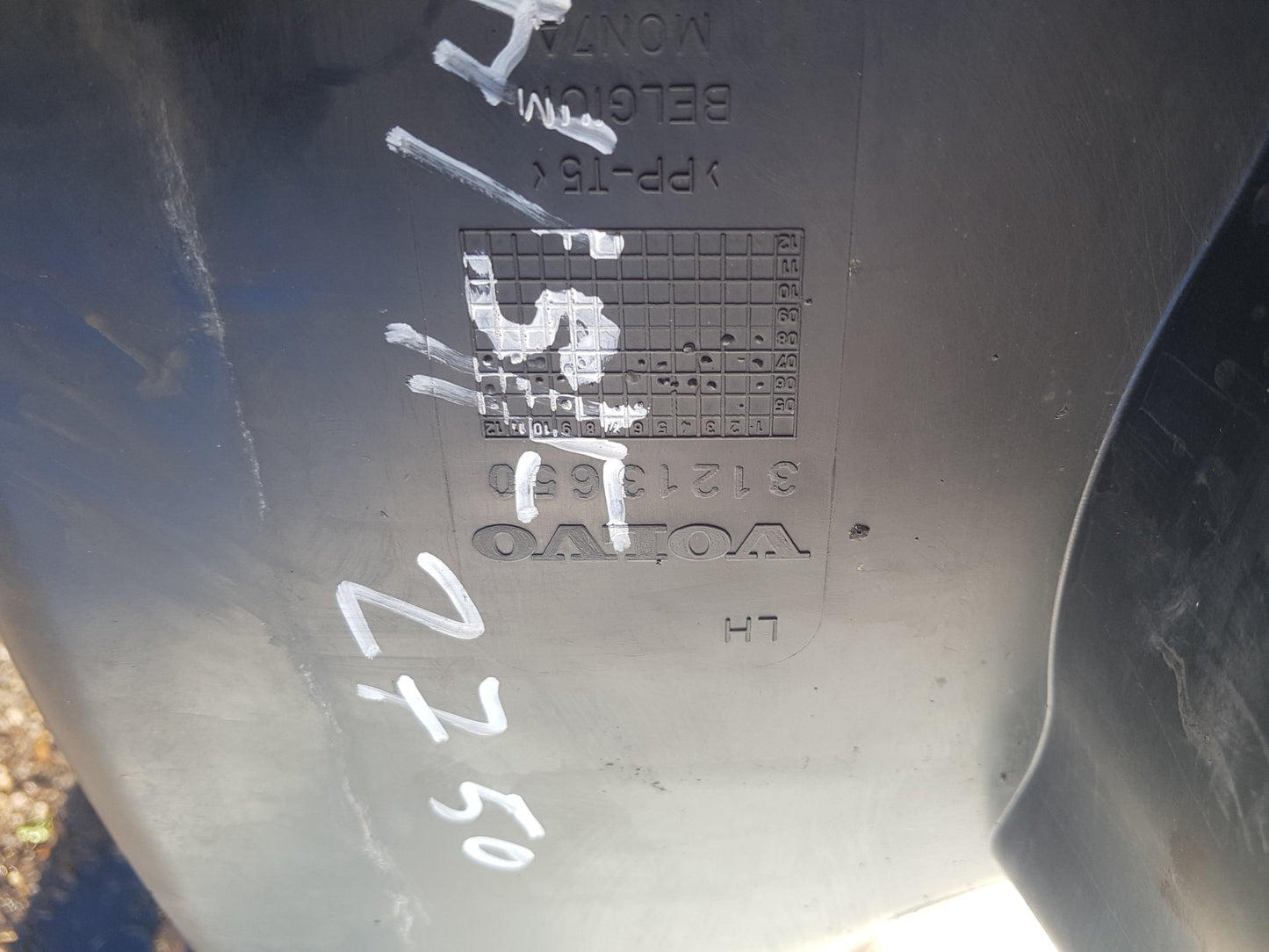 2007 - 2010 Volvo V70  Estate Left Front Guard Liner 31213650