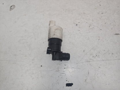 2010 - 2014 Volvo V60  Estate WASHER PUMP (WINDSCREEN) AV61-17K624-AA