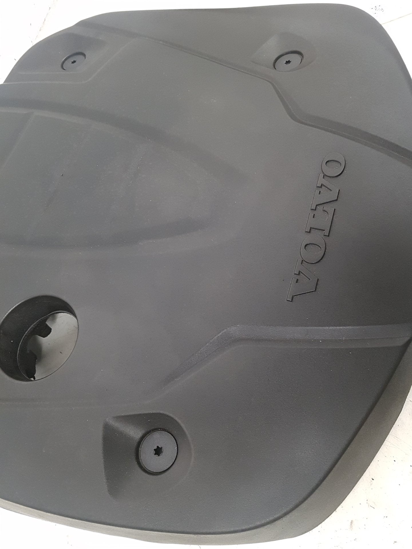2017 - 2026 Volvo V60 II 225 Estate Engine Cover 31686823