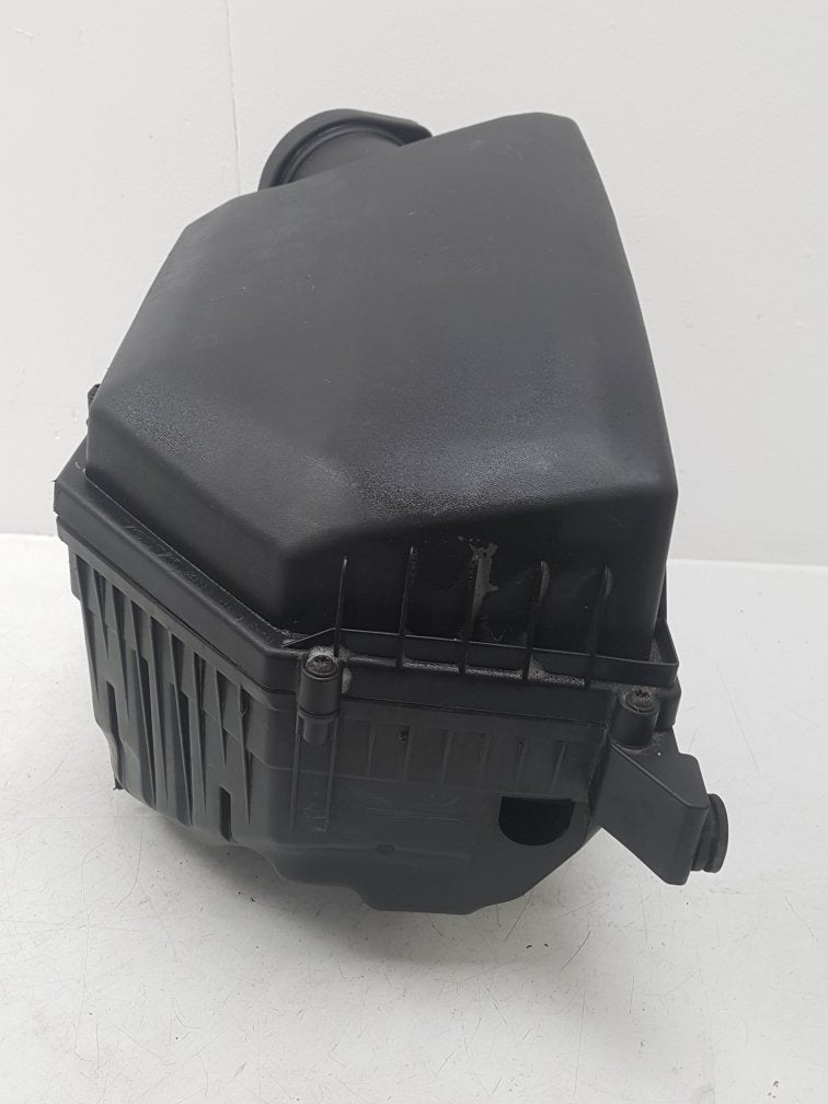 2010 - 2015 Volvo S60   Air Filter Box 7952080