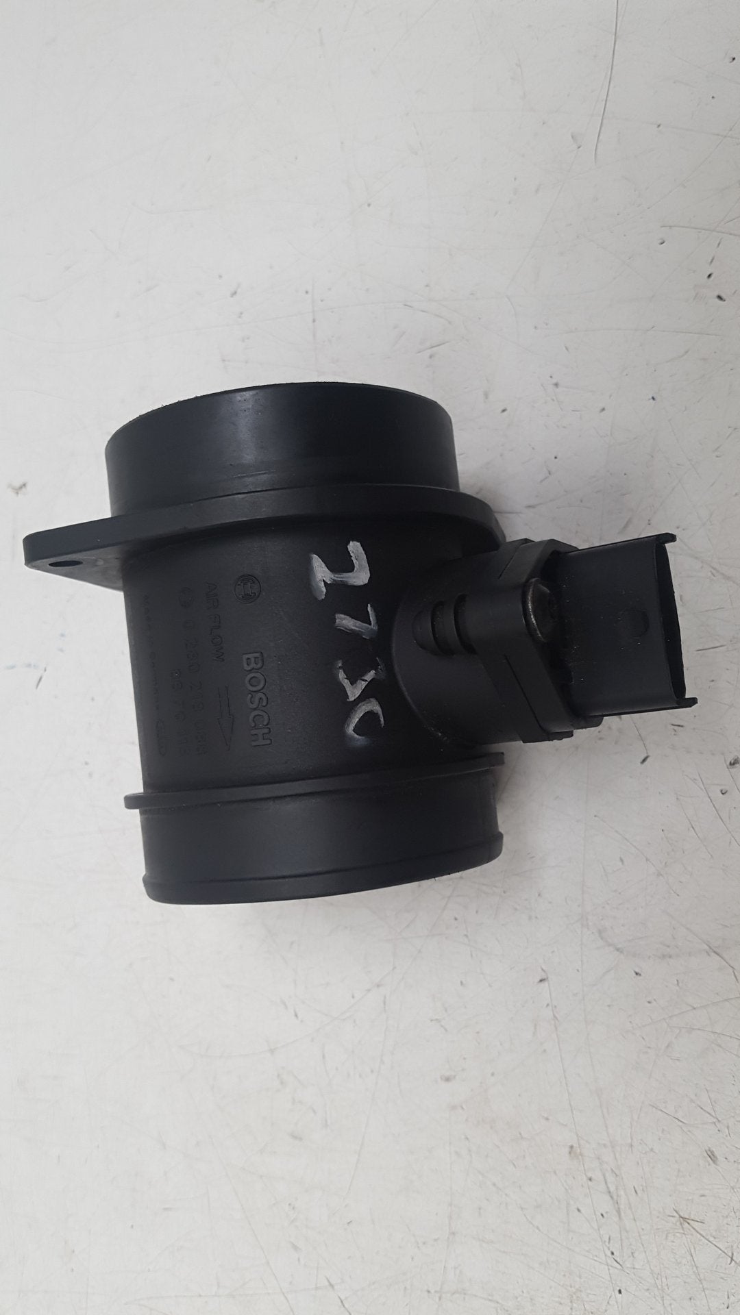 2002 - 2005 Volvo S60  Saloon Air Flow Meter 8670115
