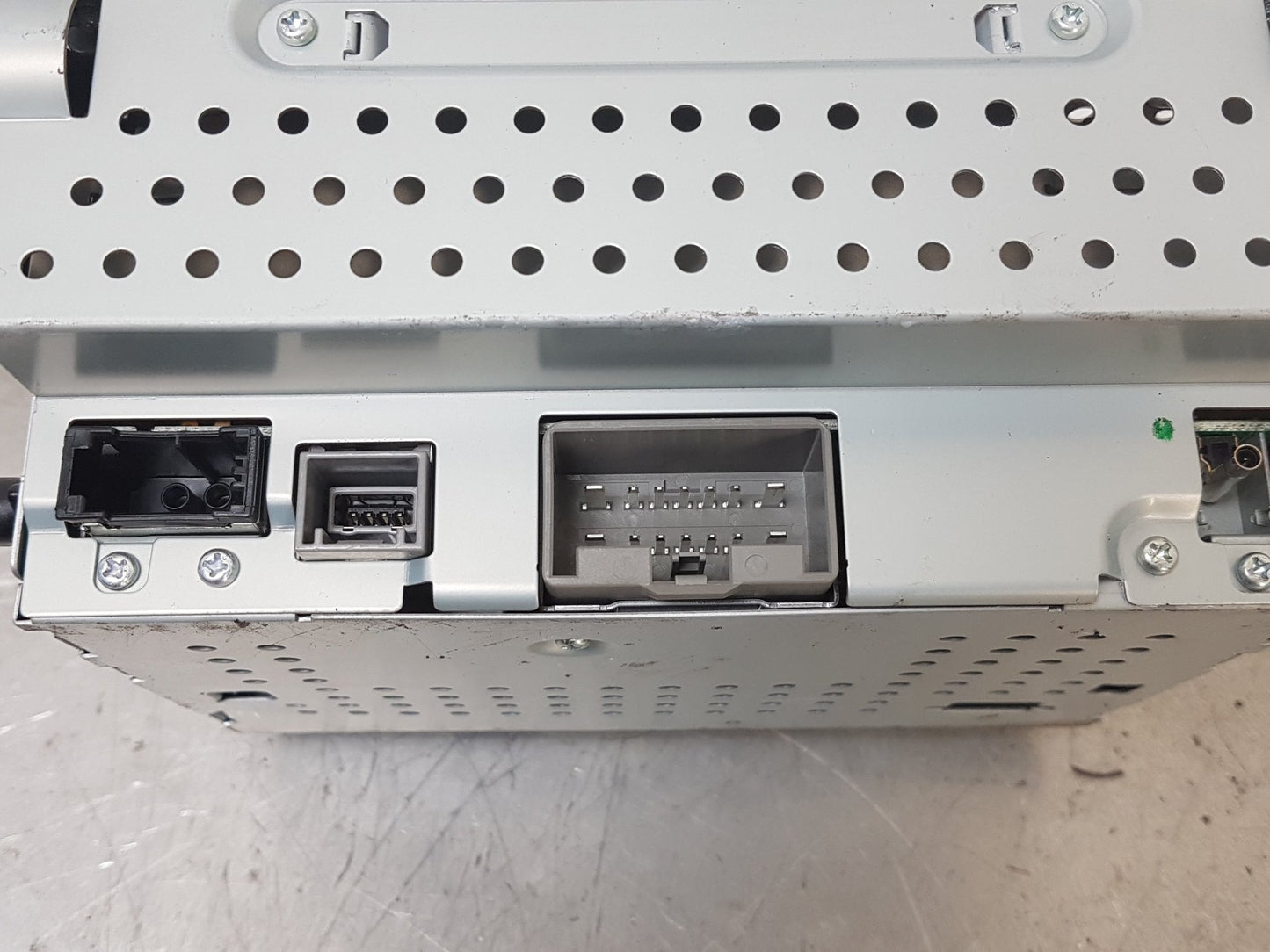 2007 - 2015 Volvo V70  Estate CD Player 31310071AA