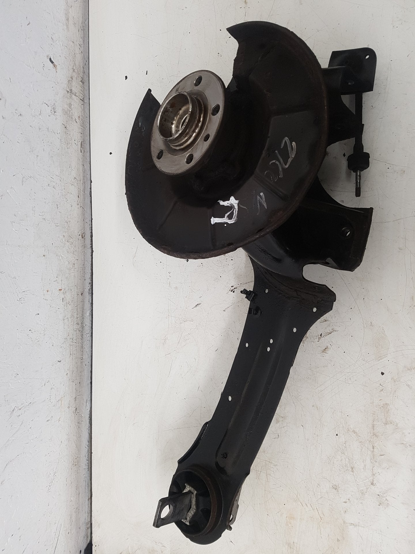 2008 - 2013 Volvo XC60 I 156 Estate Left Rear Hub Assembly 20150325