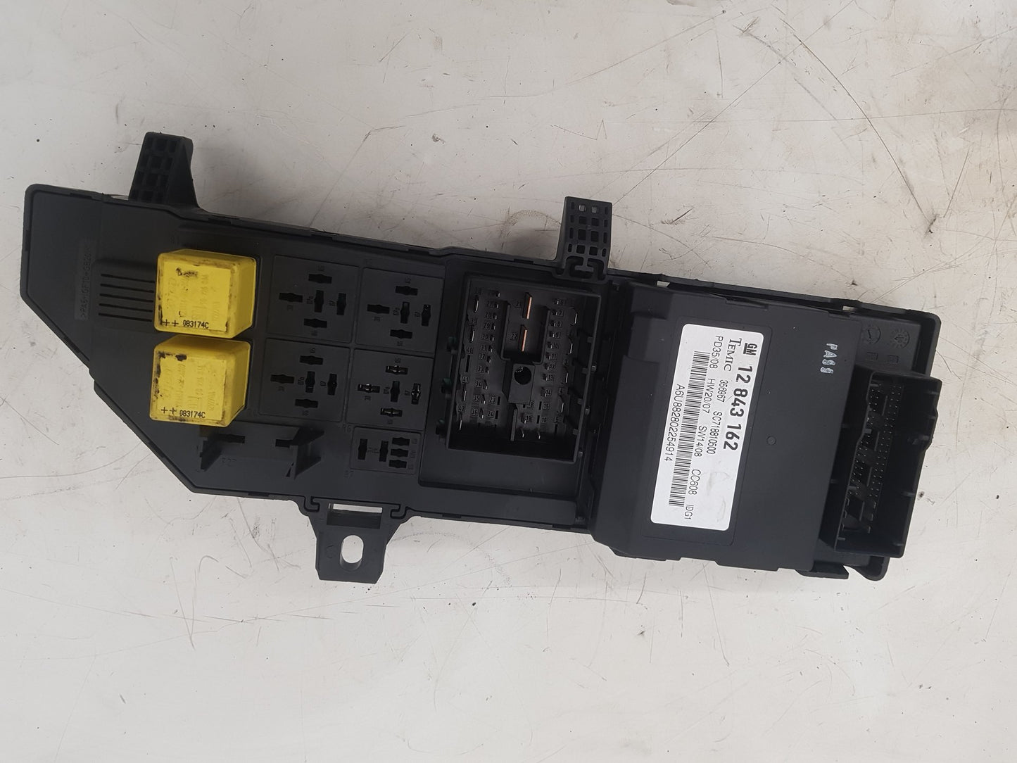 2007 - 2015 Saab 9-3  Estate Engine Fuse Box 12 843 162