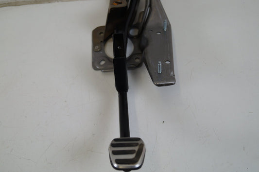 2012 - 2018 Volvo V40  Hatchback Brake Pedal 31381471