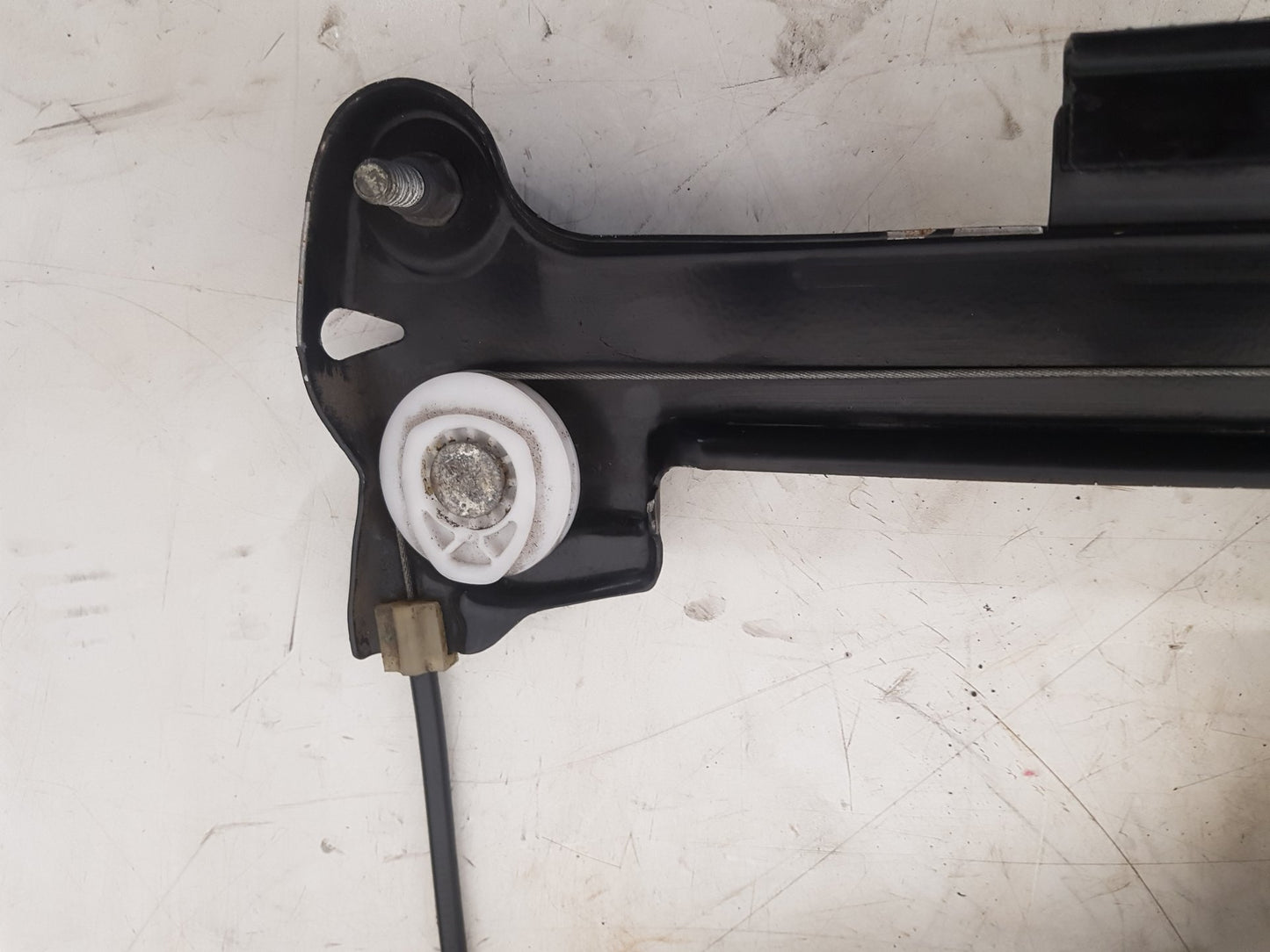 2007 - 2013 Volvo C70  Convertible WINDOW REGULATOR/MECH ELECTRIC  (FRONT PASSENGER SIDE) 30633660