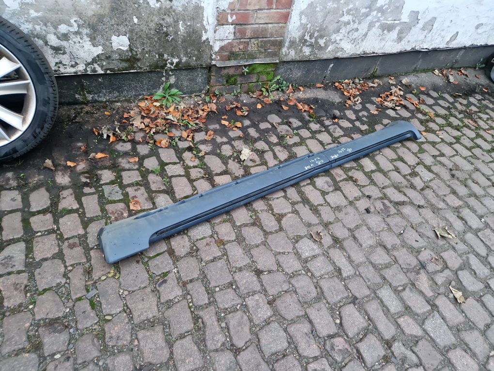 2003 - 2007 Volvo V70  Estate Right Side Skirt 455 GREY