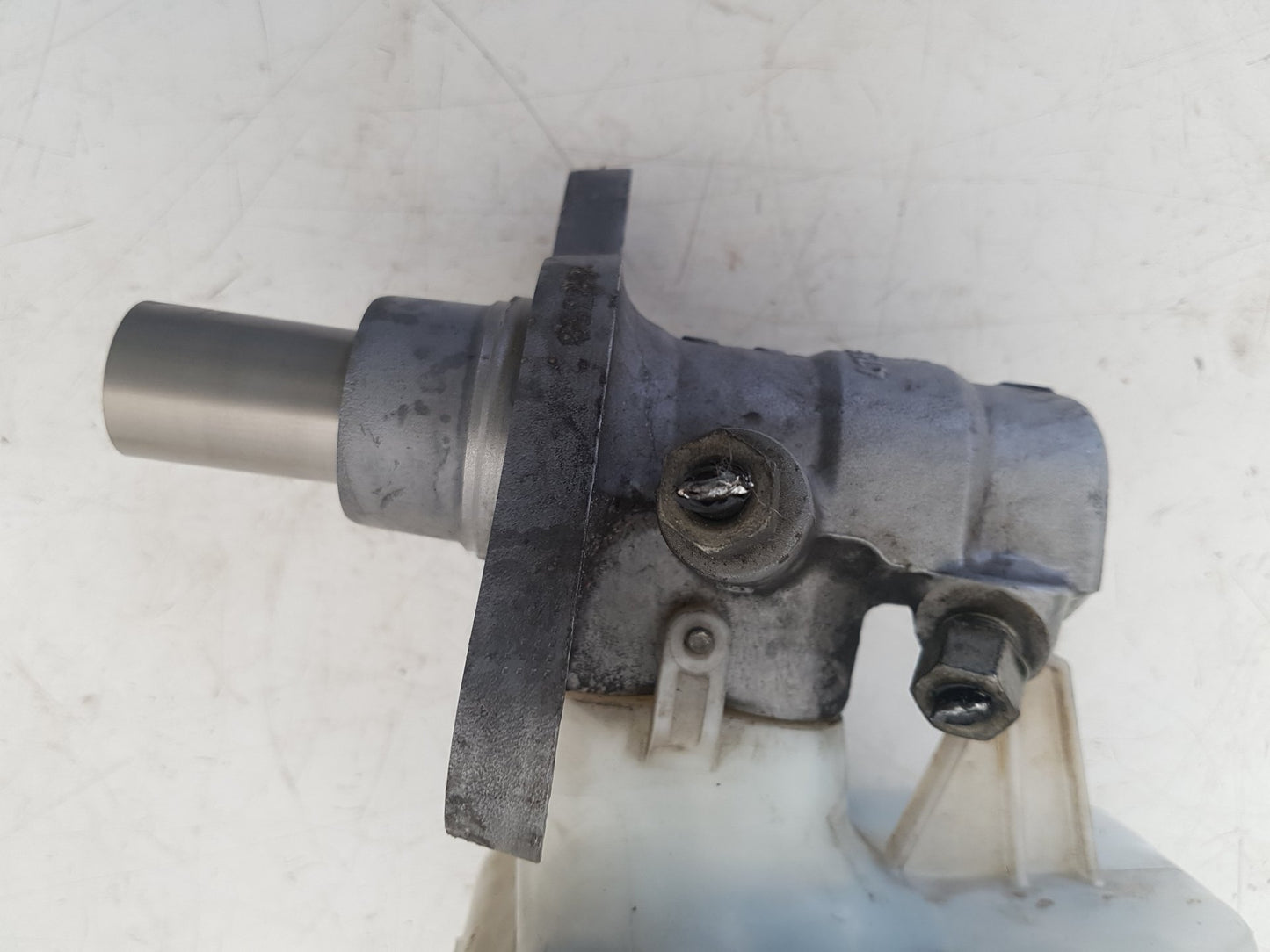 2010 - 2012 Saab 9-5  Saloon BRAKE FLUID RESERVOIR AND MASTER CYLINDER 4155 0110 24