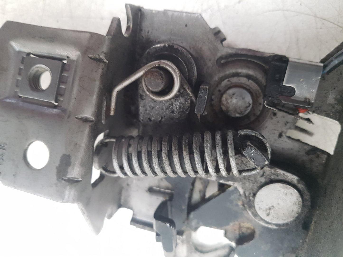 2007 Volvo C70  Convertible BONNET LOCKING MECHANISM 30716530