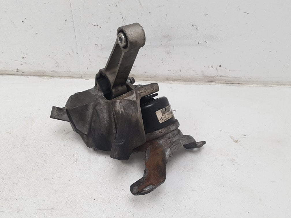 2010 - 2015 Volvo V70  Estate Right Engine Mount 30671245