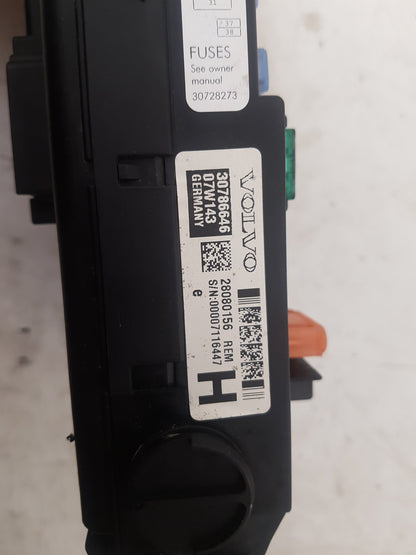 2007 Volvo V70  Estate REAR ELECTRONIC MODULE (REM) 30786646
