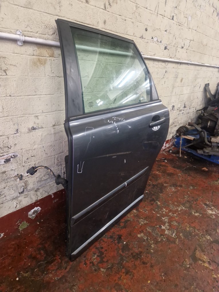 2004 - 2010 Volvo V50  Estate DOOR - BARE (REAR PASSENGER SIDE) 31335469