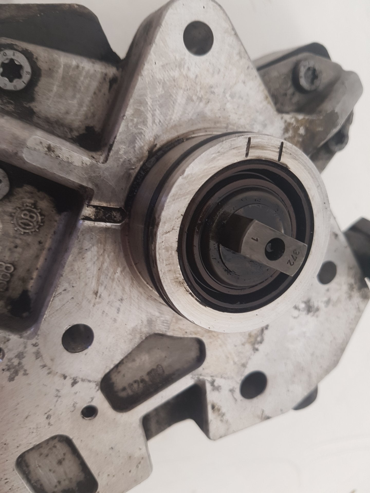2006 - 2010 Volvo V50  Estate High Pressure Pump 0 445 010 111