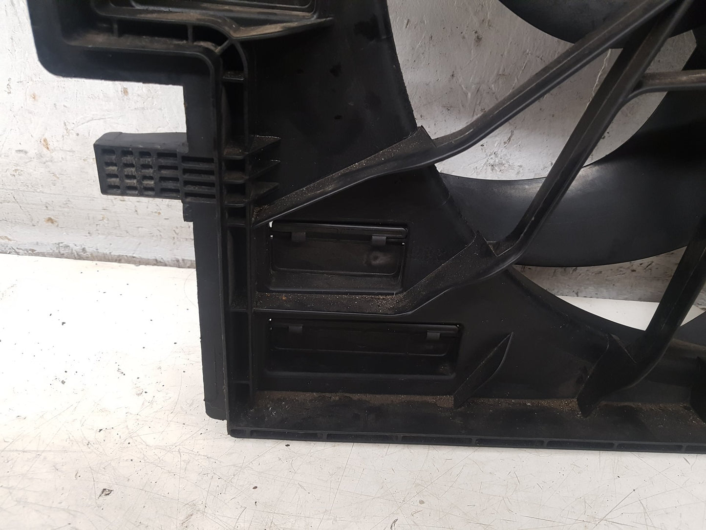 2017 - 2026 Volvo V60 II 225 Estate RADIATOR FAN & COWLING (A/C CAR) 31657360