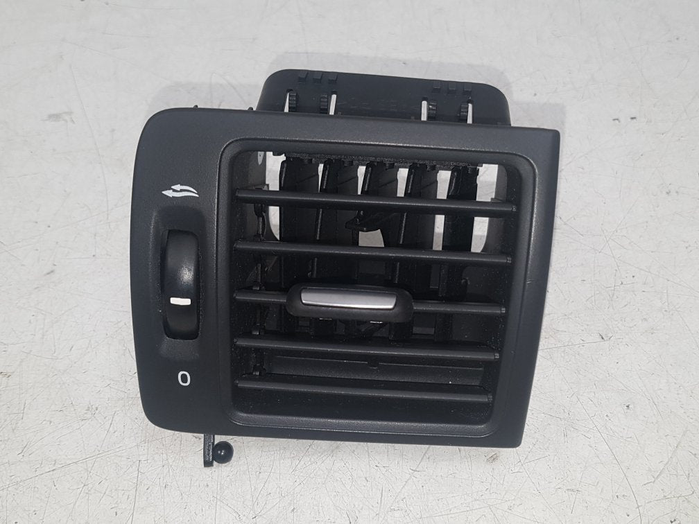 2005 - 2012 Volvo S40  Saloon AIR VENT (DRIVER SIDE FRONT) 39888290