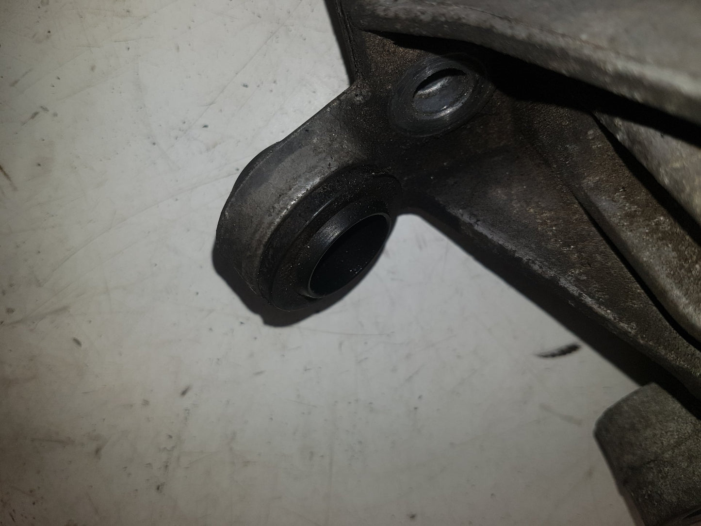 2010 Saab 95  Saloon Right Engine Mount 13227717