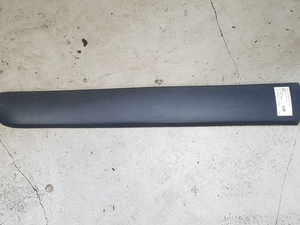 2004 - 2007 Volvo XC70  Estate DOOR MODULING 30678040