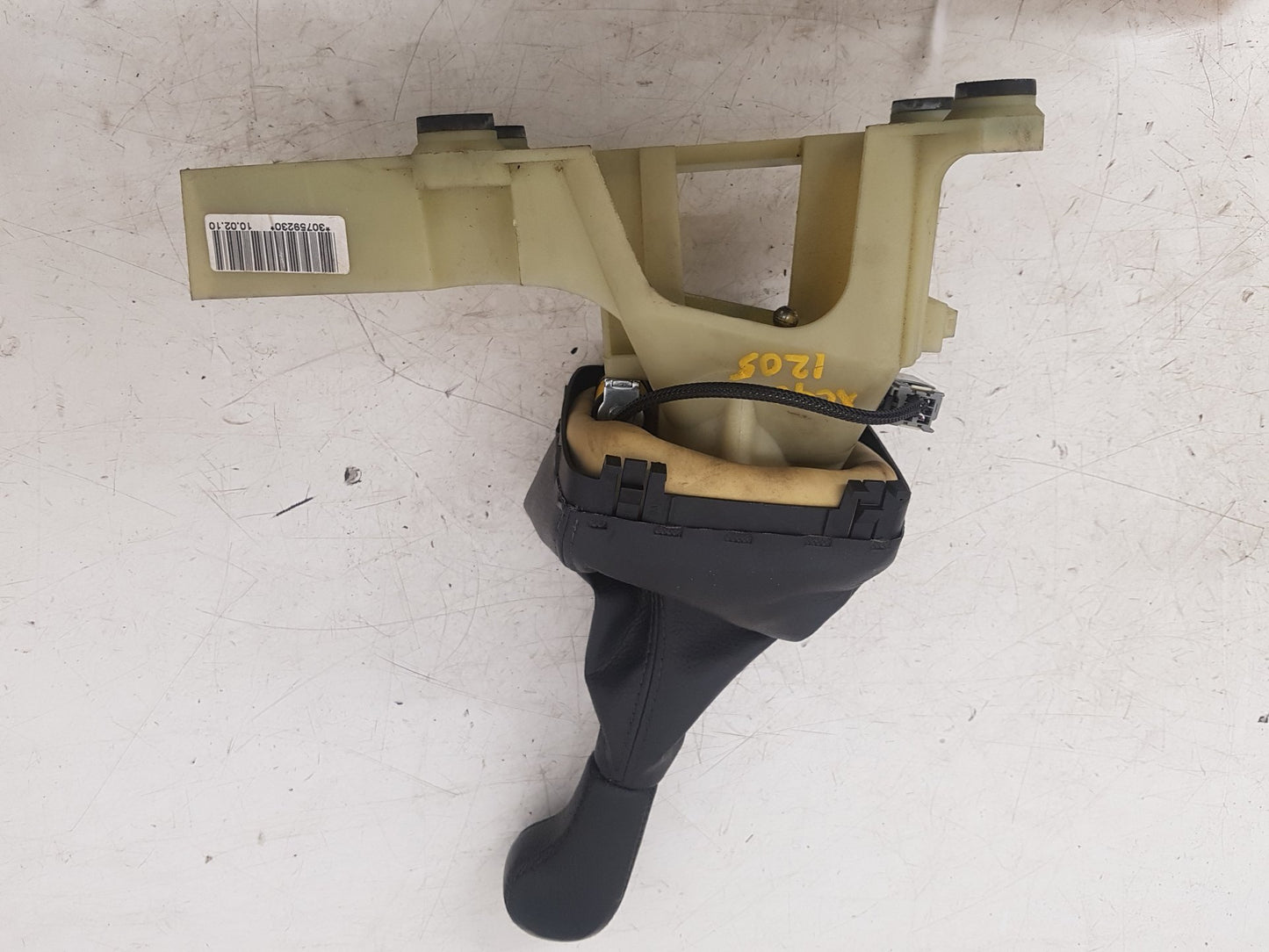 2005 - 2010 Volvo XC90  Estate Gear Stick/Shifter 30759230