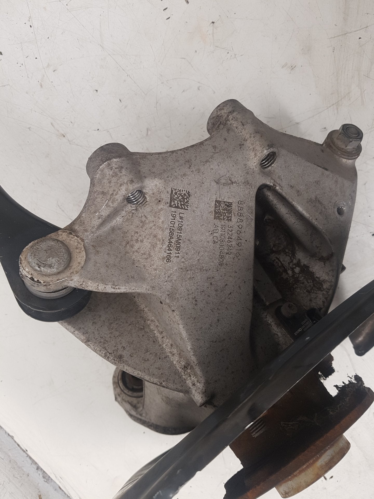 2019 - 2021 Volvo XC40 536 Estate Left Rear Hub Assembly 32246249