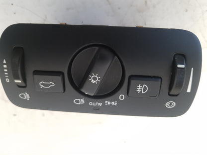 2012 - 2015 Volvo V40  Hatchback Headlight Switch 30739425