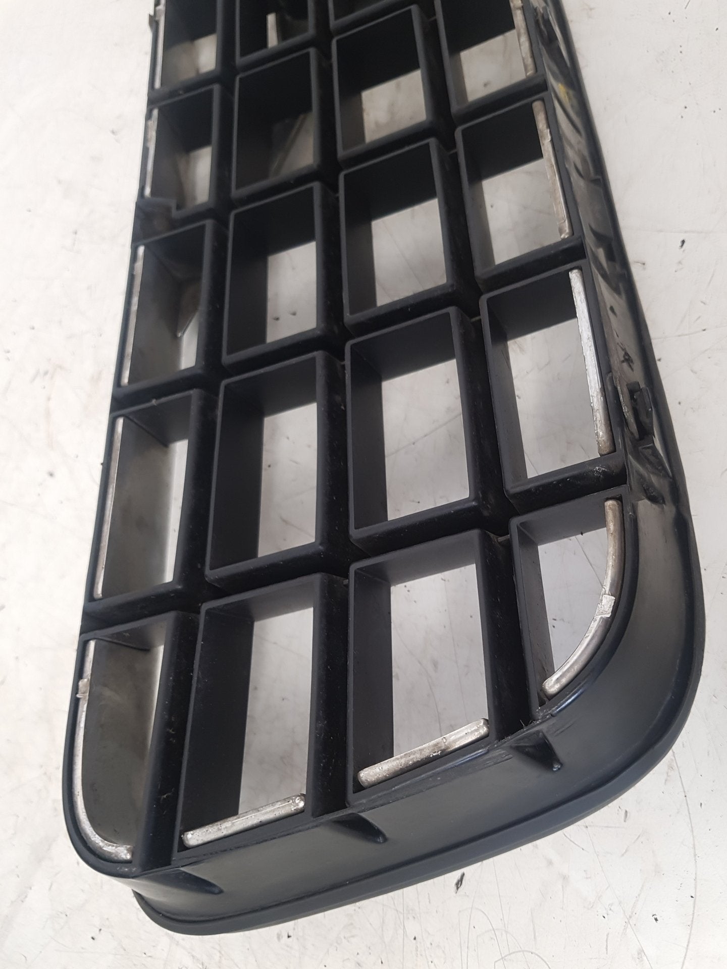 2002 - 2006 Volvo XC90  Estate FRONT GRILL 8620641