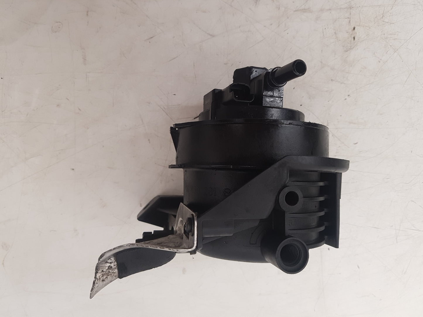 2006 - 2012 Volvo C30  Hatchback Fuel Filter Housing 9645928180