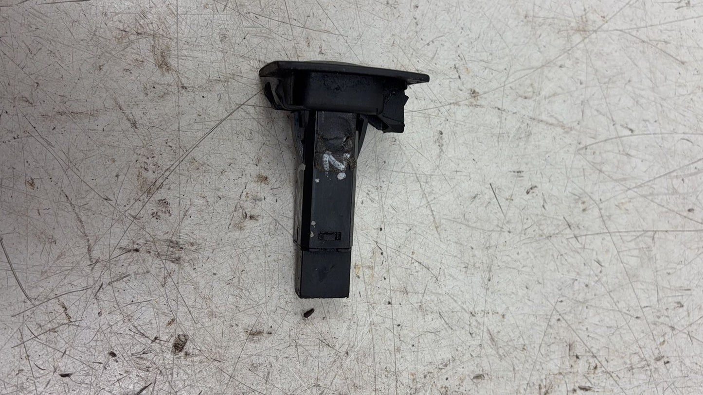 2008 - 2015 Volvo V70  Estate Hazard Switch Control Panel 30715066