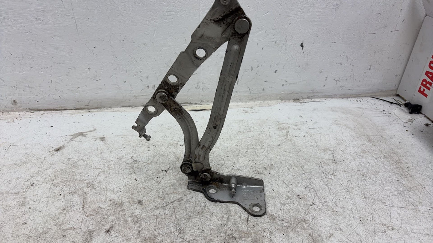 2004 - 2012 Volvo S40  Saloon BOOTLID HINGE (PASSENGER SIDE) 30718248