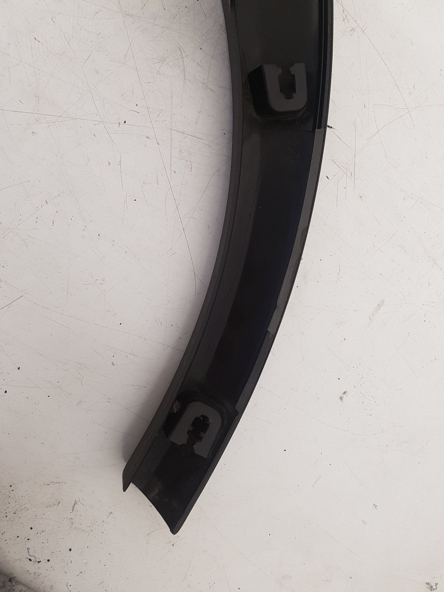 2004 - 2007 Volvo XC70  Estate Left Rear Wheel Arch Moulding 30678045