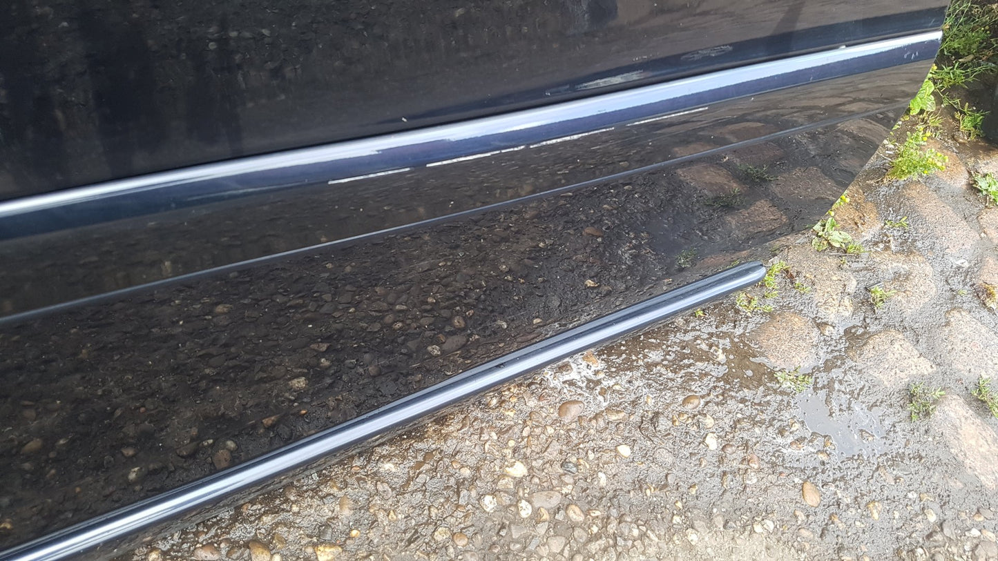 2001 - 2008 Volvo V70  Estate DOOR - COMPLETE (DRIVER SIDE REAR) 30649494