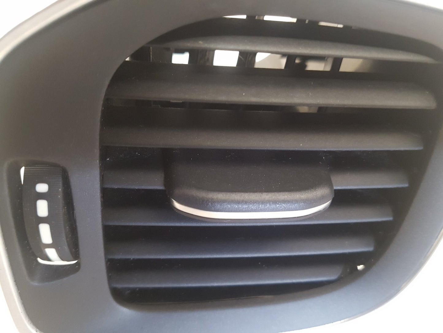 2011 - 2015 Volvo V60 I 157 Estate DASHBOARD VENT 1281851