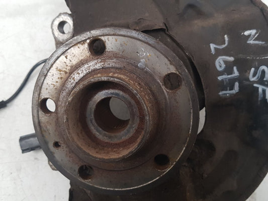 2000 - 2007 Volvo XC70  Estate Left Front Hub Assembly 9461943
