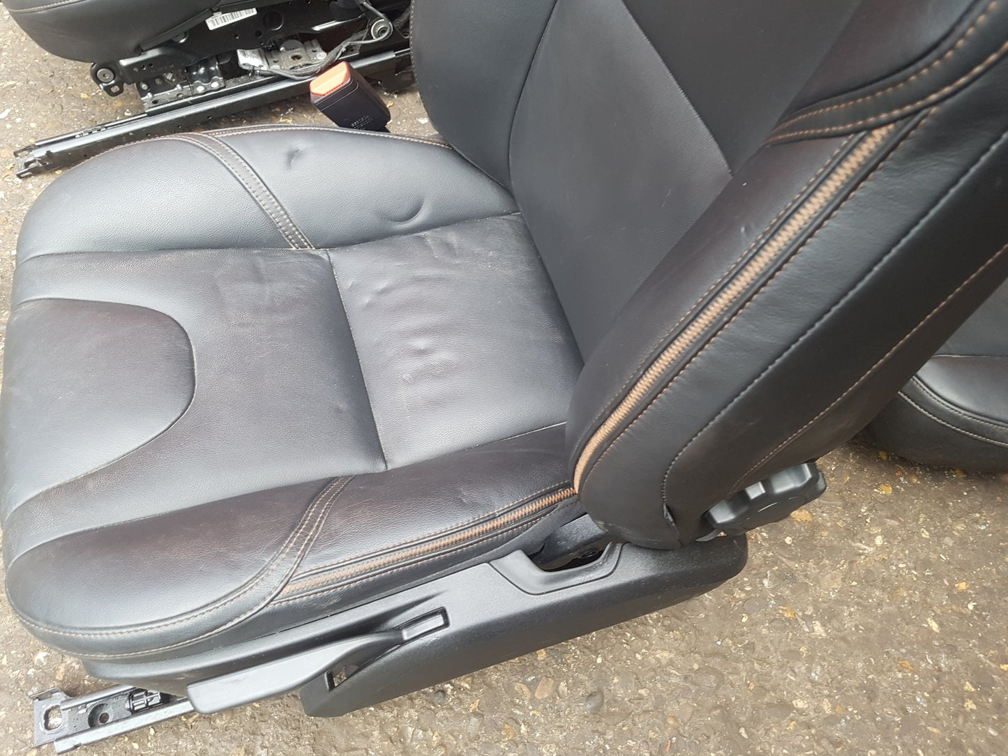 2012 - 2015 Volvo V40  Hatchback Interior