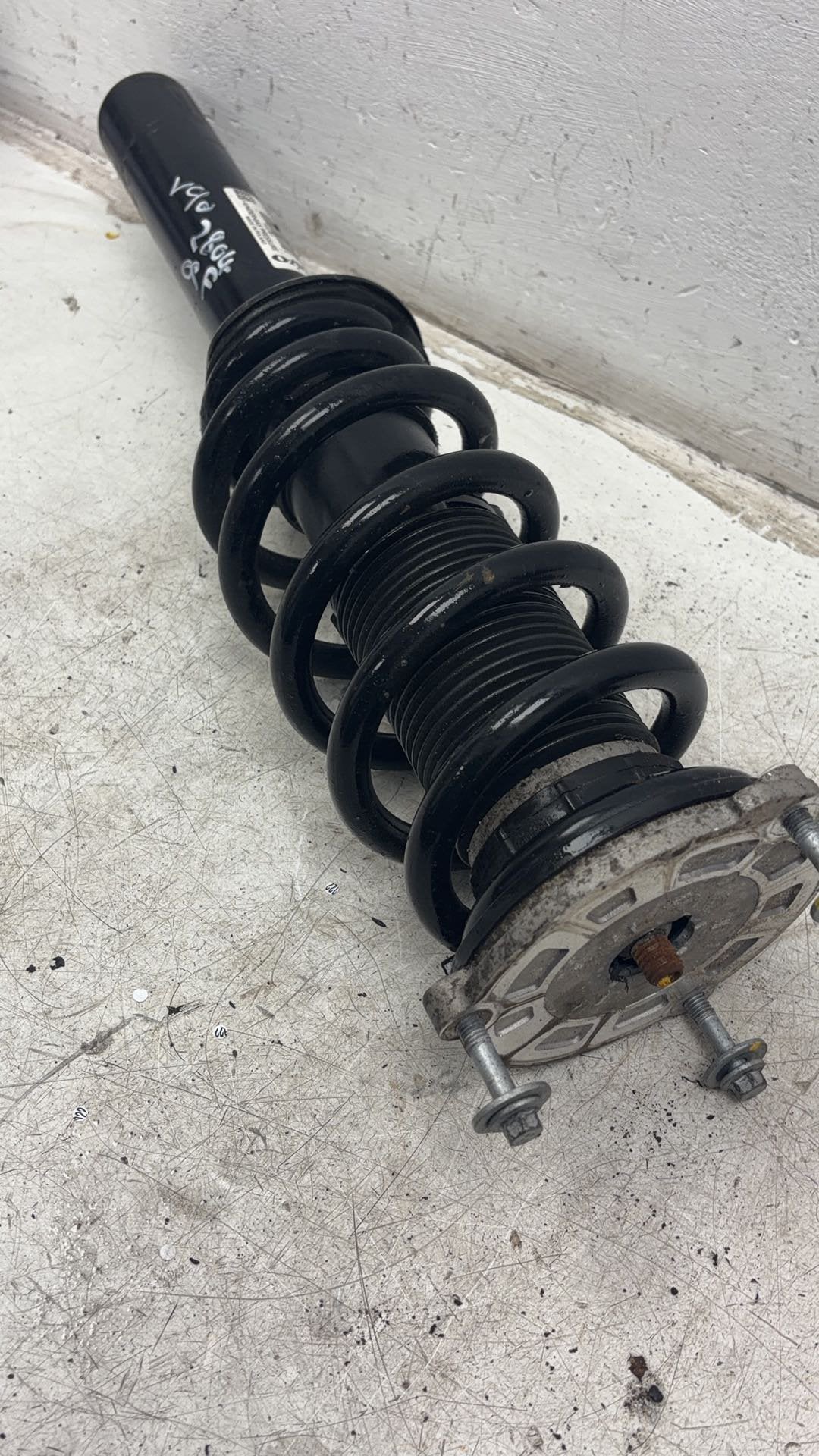 2017 - 2025 Volvo V90 235, 236 Estate Right Front Shock Absorber 31476971