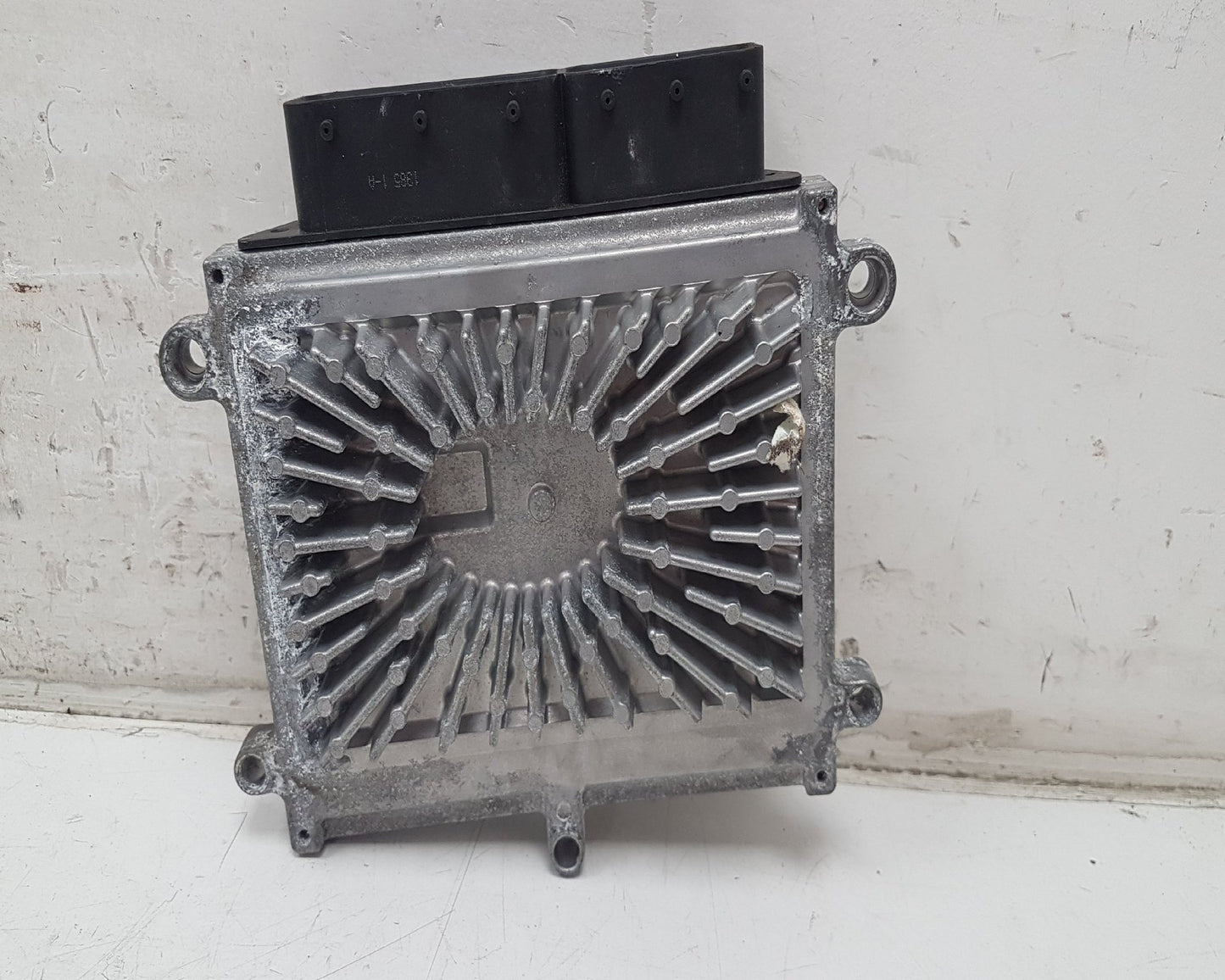 2006 - 2009 Volvo C70  Convertible Engine ECU 30743102