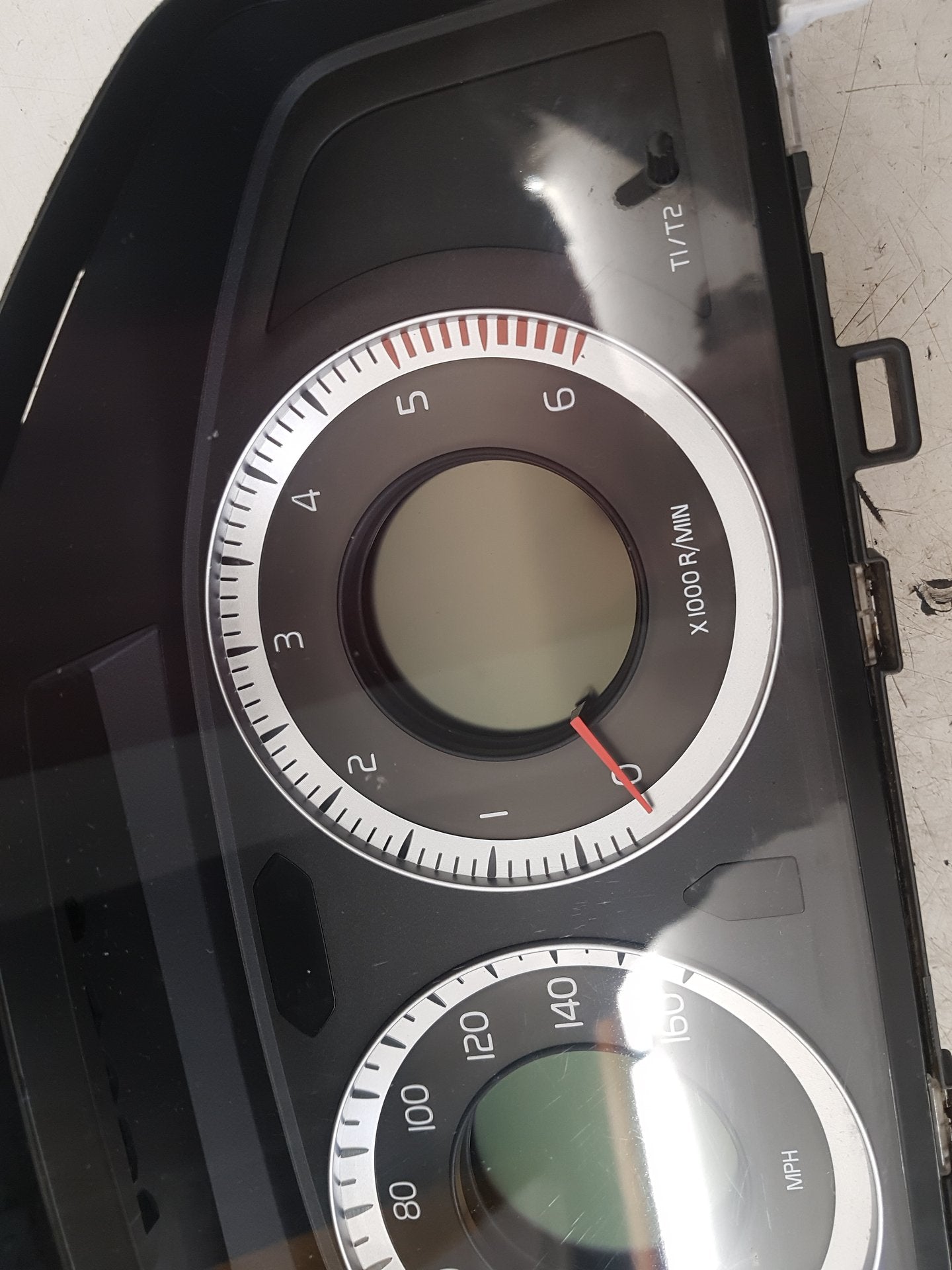 2010 Volvo XC70  Estate Instrument Cluster 31270907AA