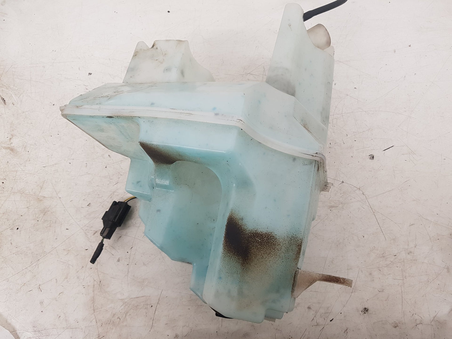 2011 - 2014 Volvo XC90  Estate Washer Bottle 8659490
