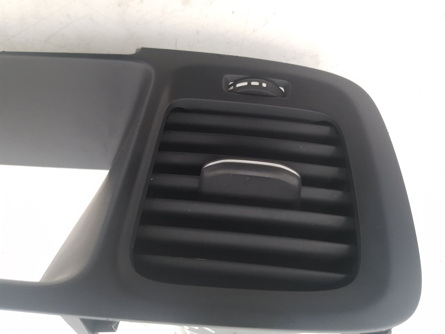 2009 - 2013 Volvo V60  Estate AIR VENT (CENTRE FRONT) 1281639