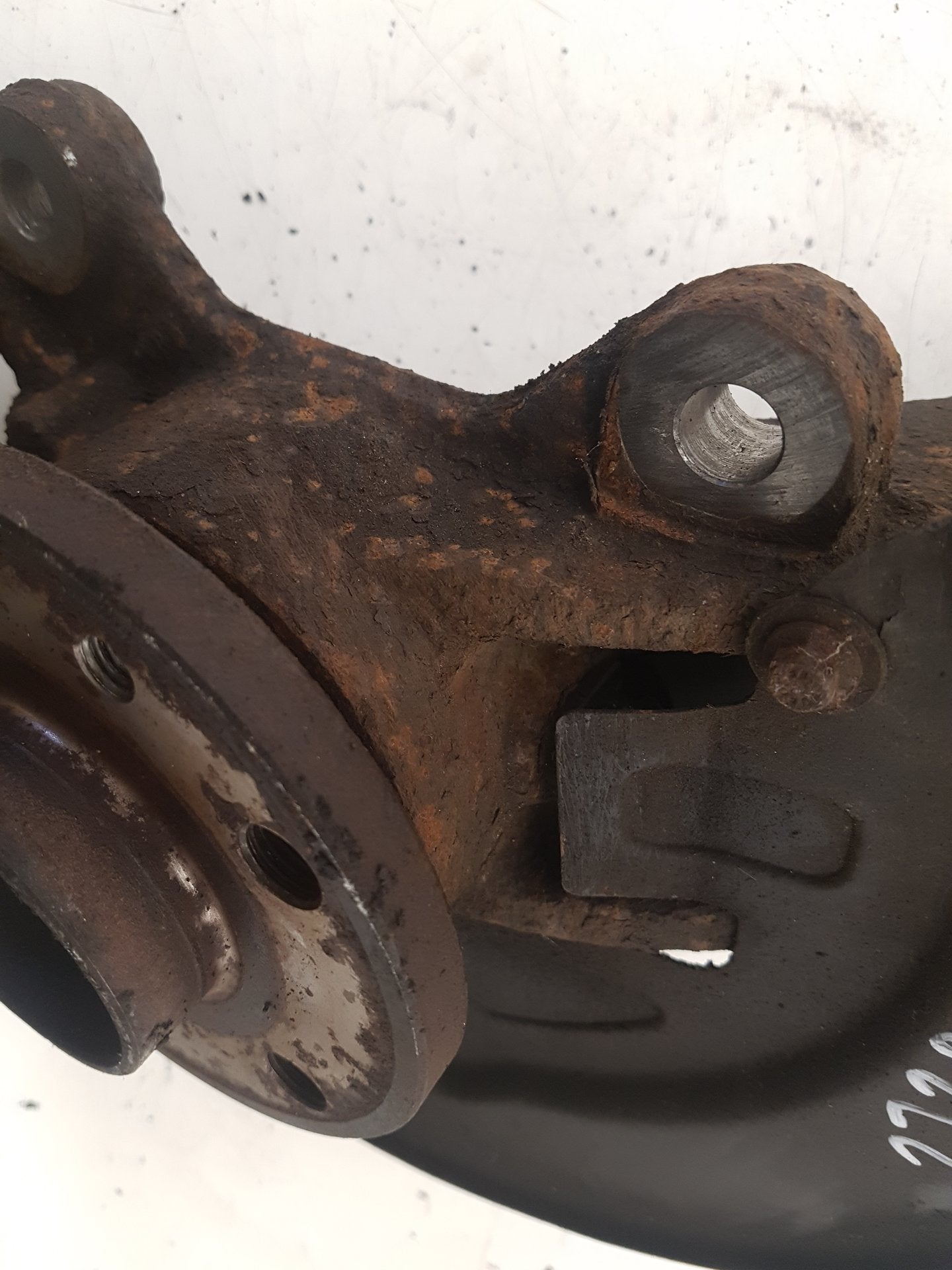 2008 - 2013 Volvo XC60 I 156 Estate Left Front Hub Assembly 7G31-3K171