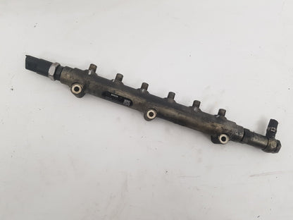 2002 - 2005 Volvo S60  Saloon Injection Rail 8658252