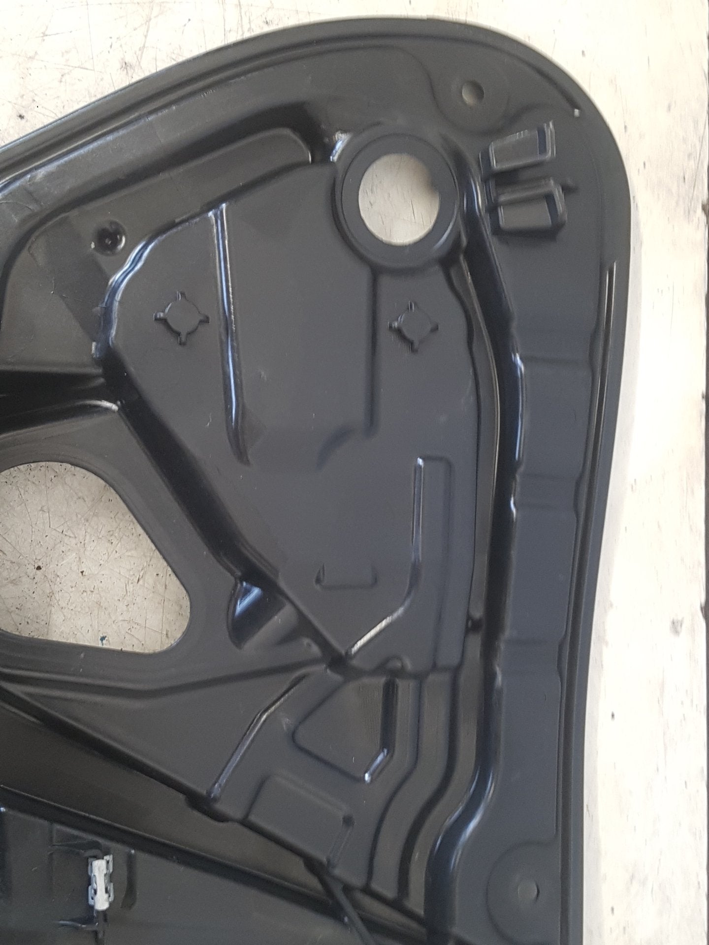 2015 Volvo V40 525, 526 Hatchback Left Rear Door Regulator 31276217