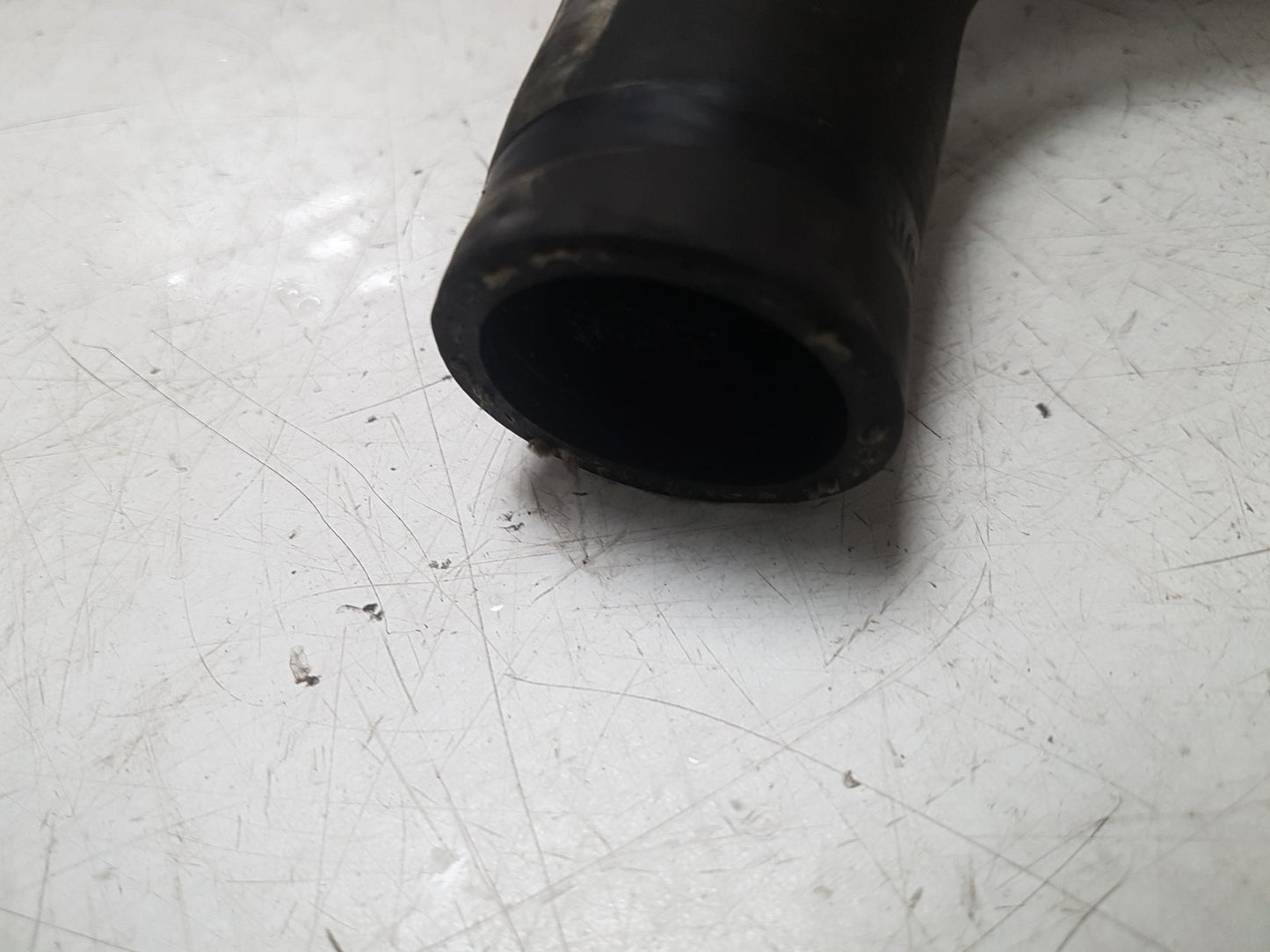 2004 - 2007 Volvo V50  Estate RADIATOR HOSE 30723083