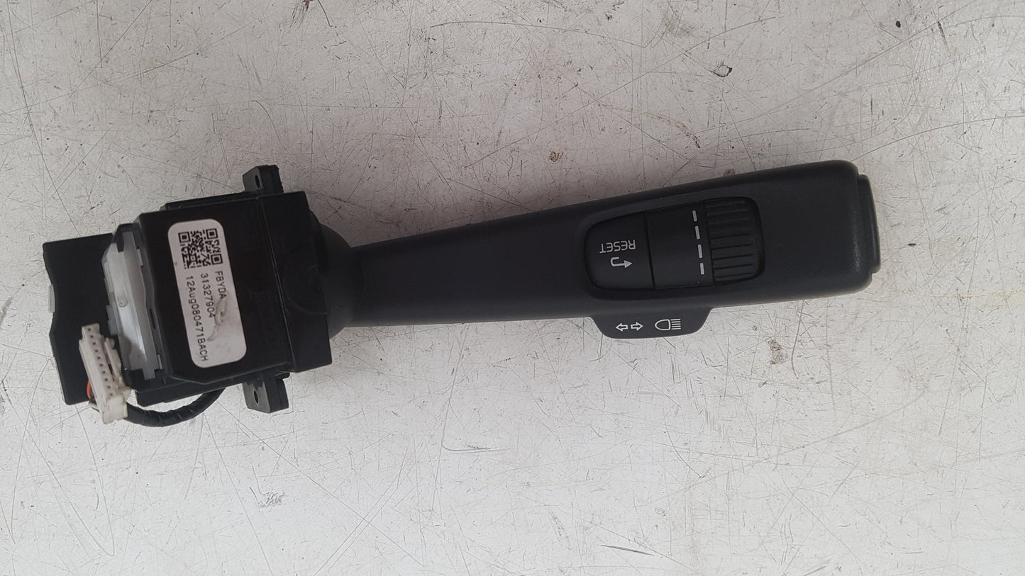 2013 Volvo V40  Hatchback Indicator Stalk 31327904
