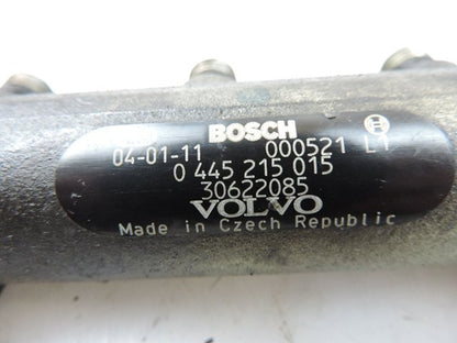 2002 - 2006 Volvo XC90  Estate Injection Rail 0445215015 30622085 0 445 215 015