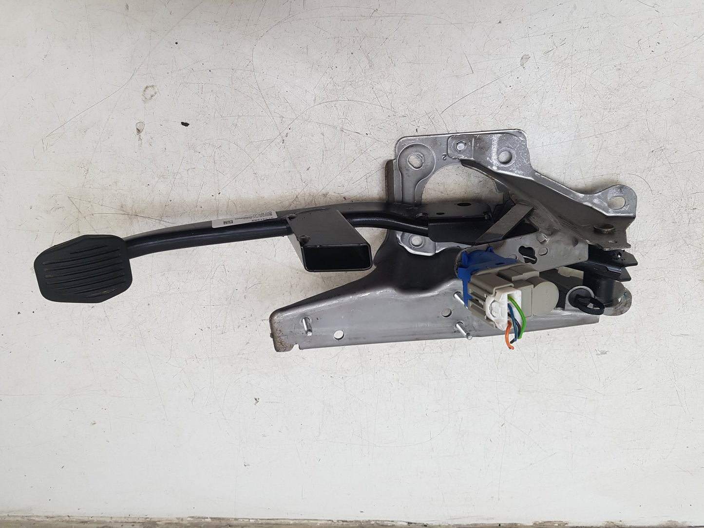 2010 - 2012 Volvo C30  Hatchback Brake Pedal 31341262