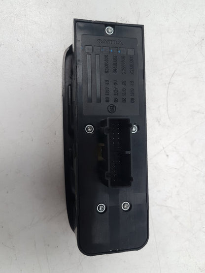 2004 - 2010 Volvo V50  Estate Right Front Window Switch 30710787