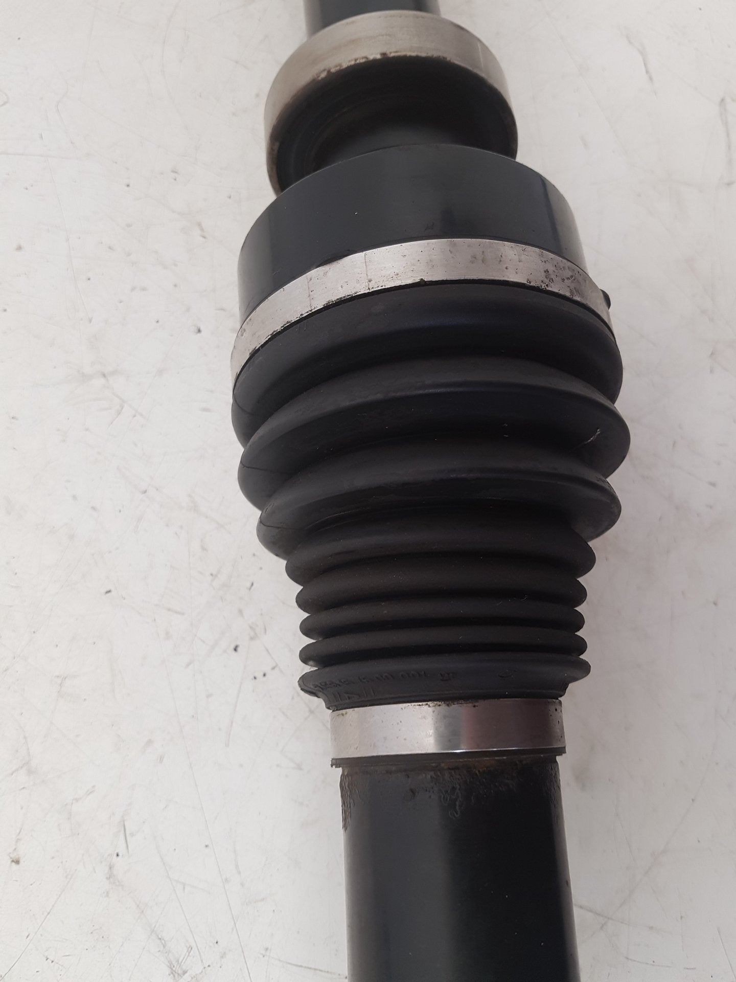 2008 - 2013 Volvo XC60 I 156 Estate Driveshaft (Manual) UK Drivers Side Front. 31272542