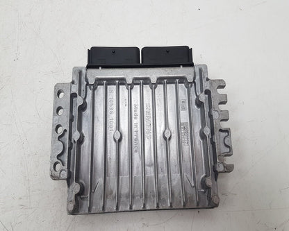 1999 - 2004 Volvo S40  Saloon Engine ECU S118245022A